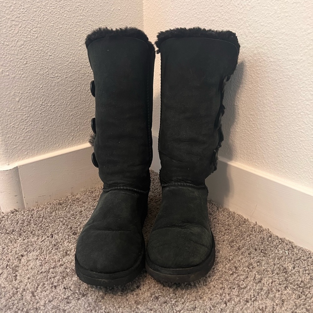 Ugg Women’s Bailey Button Triplet Sheepskin-Lined Boots Size 8
